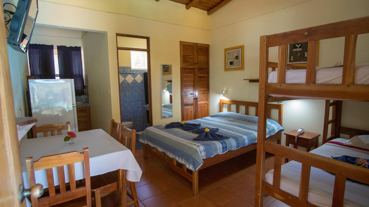 Hotel Isolina Beach Potrero  Exterior photo